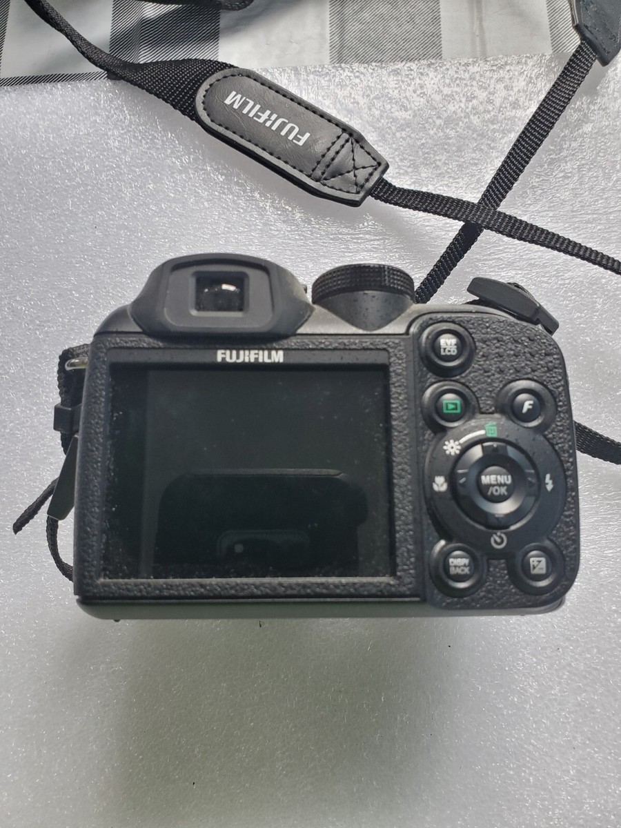 Fuji Fujifilm Finepix S1000 FD 10MP Digital Camera w/12x Zoom