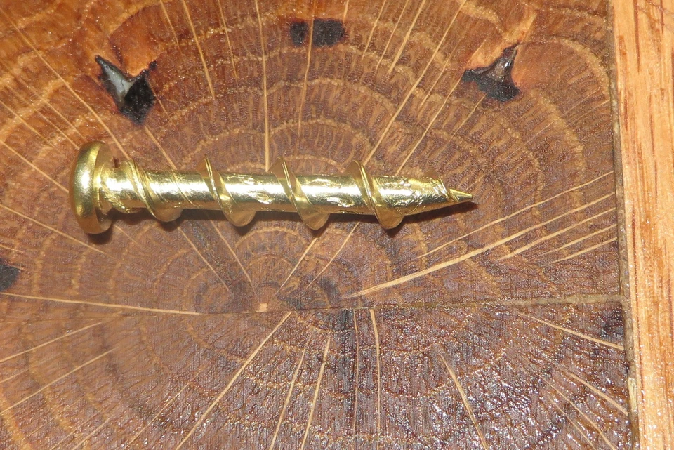 Wall-Dog Hi-Carbon Steel screw 1.25" x 3/16" with Brass finish; Box of 100 -New - Image 3 of 4