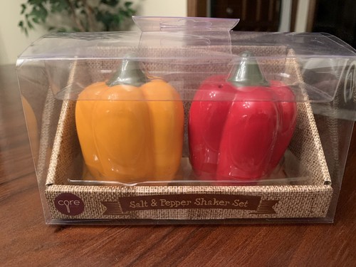 Core Peppers Salt Pepper Shaker Set NWT - 第 1/4 張圖片
