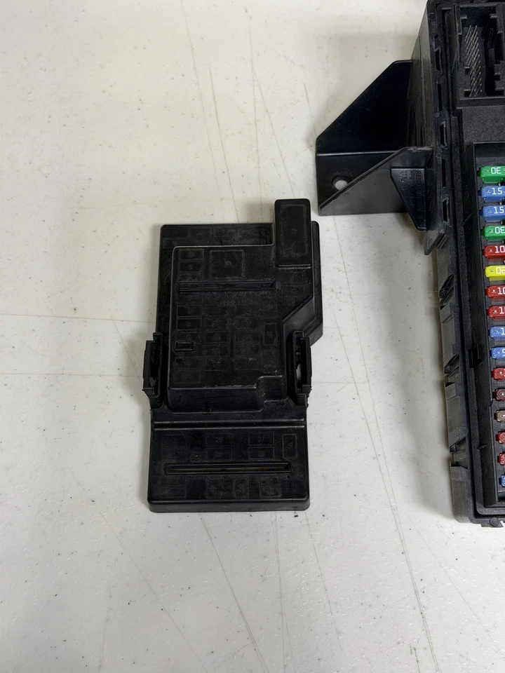 Módulo de control de carrocería Ford E150 E250 2010-2013 unión relé de fusibles BC2T-15604-AA Foto 4 de 4