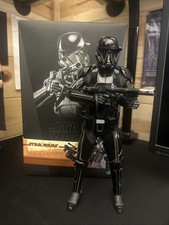 HOT TOYS STAR WARS MANDALORIAN DEATH TROOPER 12  1 6 FIGURE TMS013
