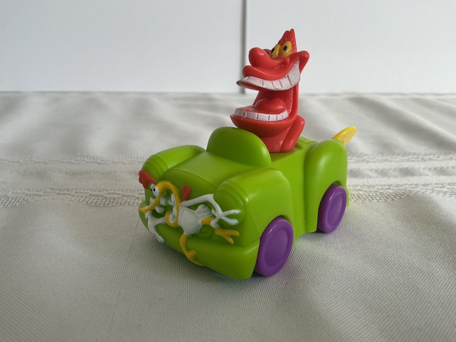 Фаст-фуд Carl’s Jr. Cow And Chicken
