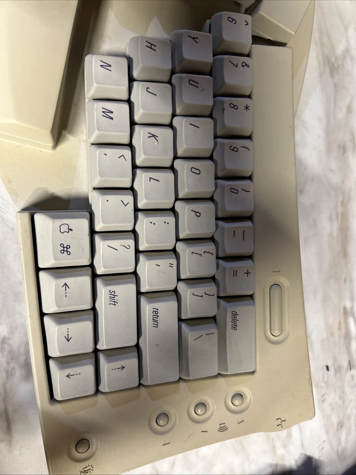 Teclado ajustable Apple modelo # M1242 Foto 3 de 4