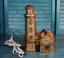 Vintage 1998 Noma Ceramic Mold Lighted Lighthouse w/Cord Bottlebrush Tree Wreath