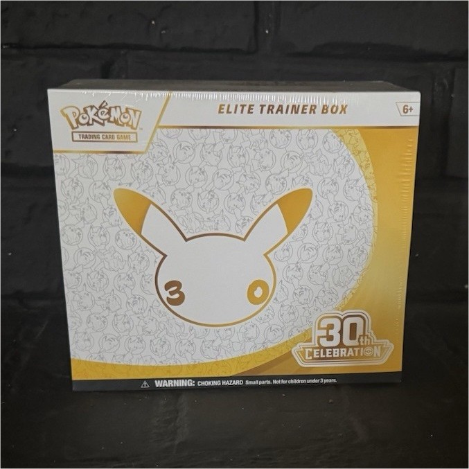 Pokémon Celebrations Elite Trainer Box Kit - Pikachu 25th Anniversary (6+)
