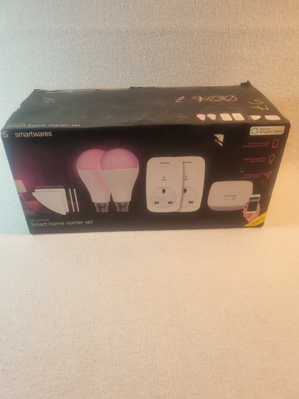 Smartwares PRO Smart Home Starter Set Alexa 2 Bulbs 2 Sockets Hub NEW Unopened