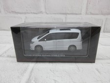 Mini car 1/43 Kyosho Nissan Serena Highway Star G 2014 Blue Moon White model