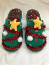 Christmas Tree Dearfoams Slippers Unisex Size XS 5-6 Red Green NWOT