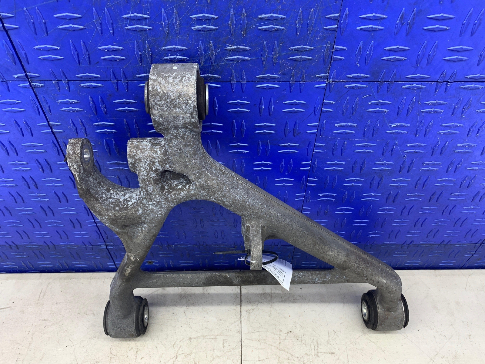 2006-2018 ASTON MARTIN VANTAGE V8 REAR RIGHT LOWER CONTROL ARM OEM 2007 2008