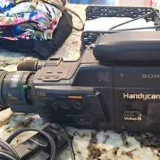 Sony Handycam Video8 Camcorder Black 6x Optical/24x Digital Zoom S-Video