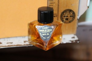 Vintage Cameo Inc. Gems Leaves of Grass Fragrance Bottle .25 oz
