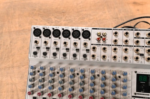 Behringer MX1804X Console di mixaggio 18 canali, 4 bus CG01N9P - Foto 5 di 14