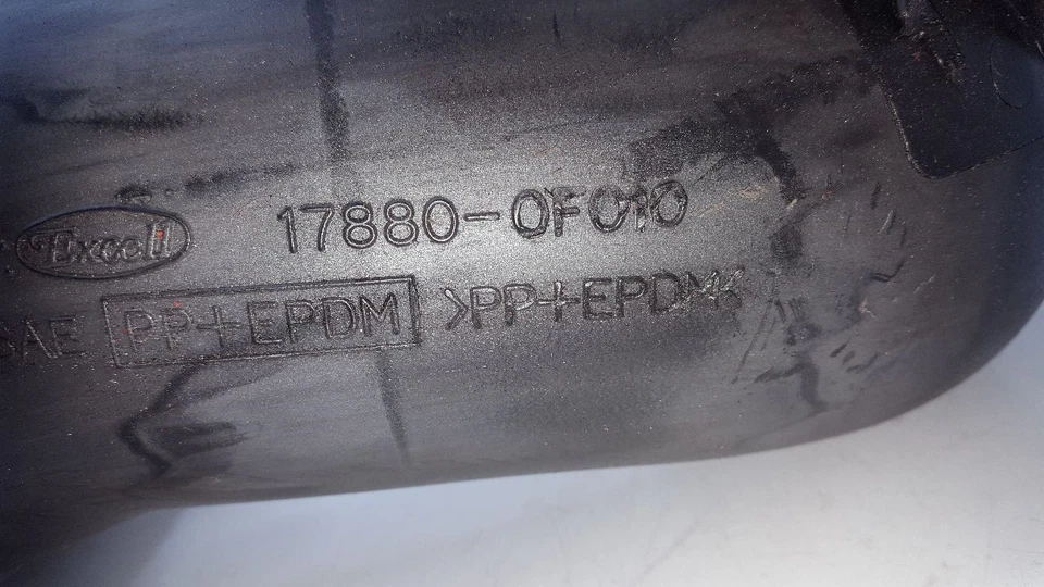 Tubo de manguera de admisión de aire 2002 2003 2004 2005 Toyota Tundra Sequoia 4,7 litros Foto 3 de 4