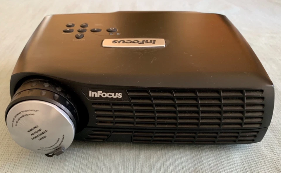 InFocus IN10 Portable DLP Projector LP-70 - Image 3 of 4
