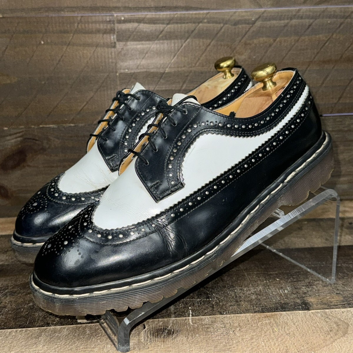 Dr. Martens 3989 Wingtip Shoe ブラック/ホワイト Dr. Martens 3989 Wingtip Shoe ブラック/ホワイト（Dr. Martens