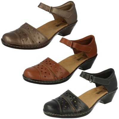 clarks shoes and sandals