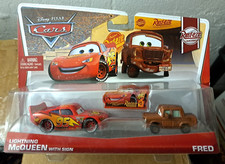 CARS - LIGHTNING MCQUEEN (SAETTA) with SIGN & FRED - Mattel Disney Pixar