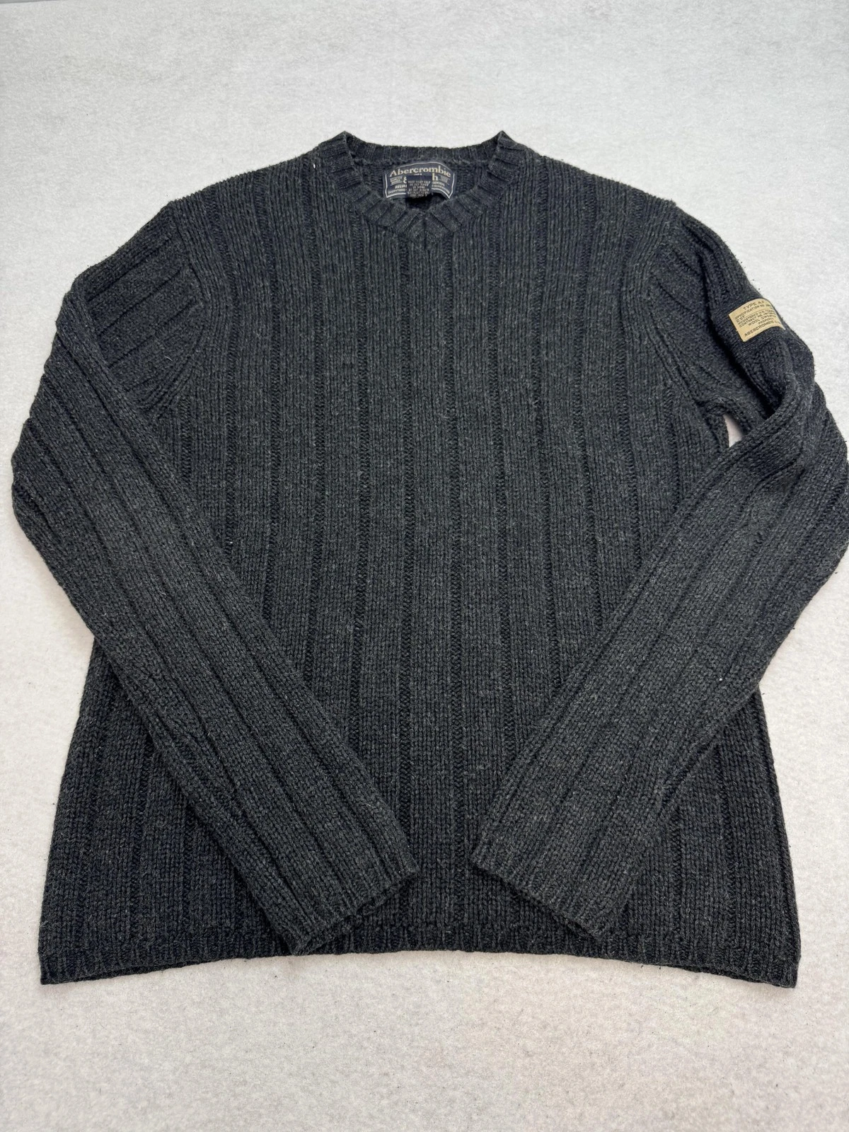 Abercrombie & Fitch Sweater Mens Medium Gray Wool V Neck Chunky Knit Pullover