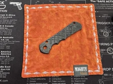 Chris Reeve Large Inkosi Carbon Fiber Scale