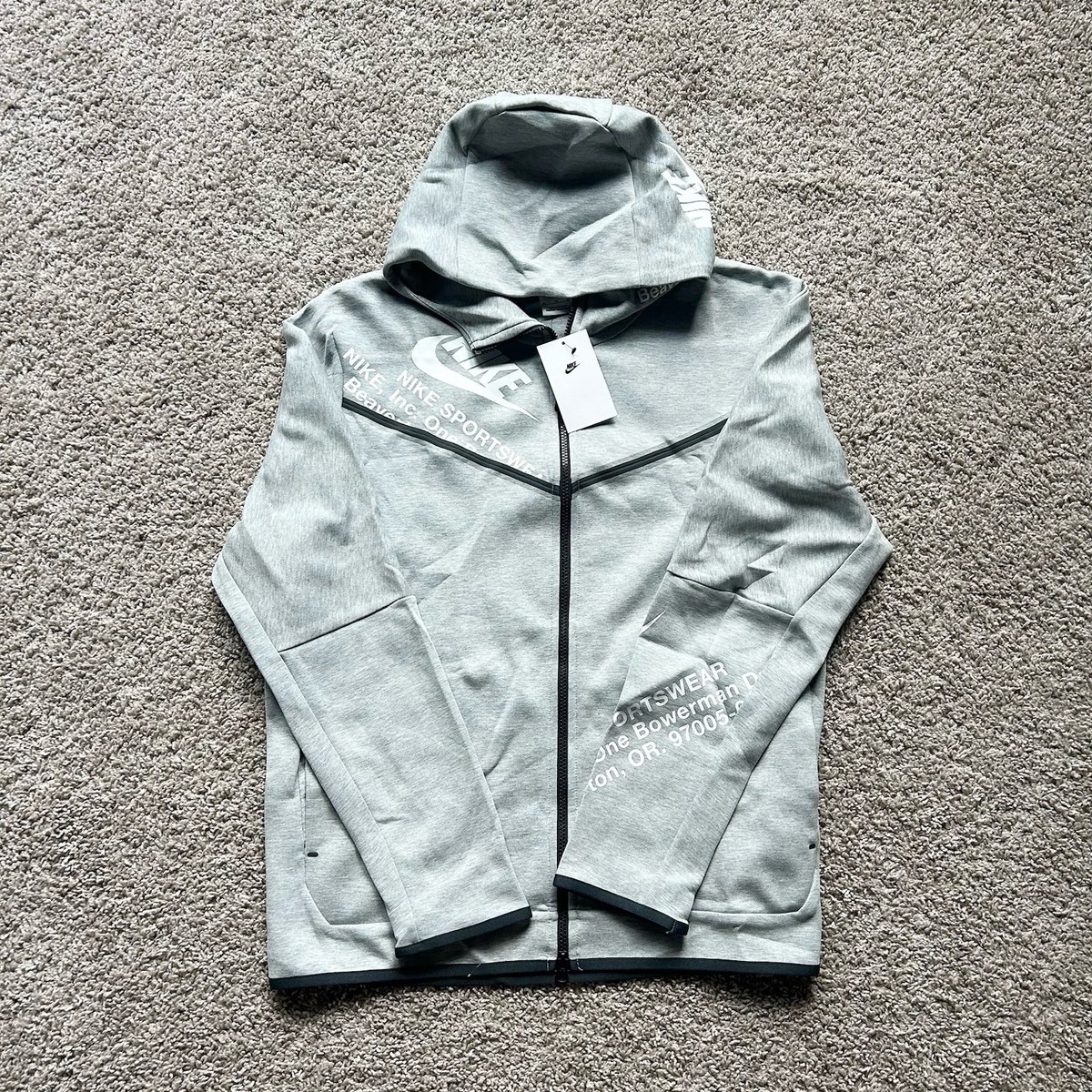 Nike Tech Fleece Graphic Men's Full-Zip Hoodie - Grey DM6474