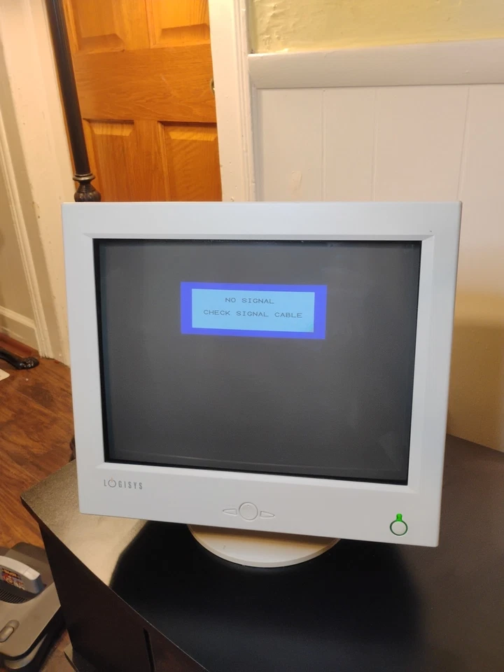 🔥Logisys CRT Monitor 17" Retro Vintage Clean Swivel Base LGX750 Powers On Great - Image 2 of 4