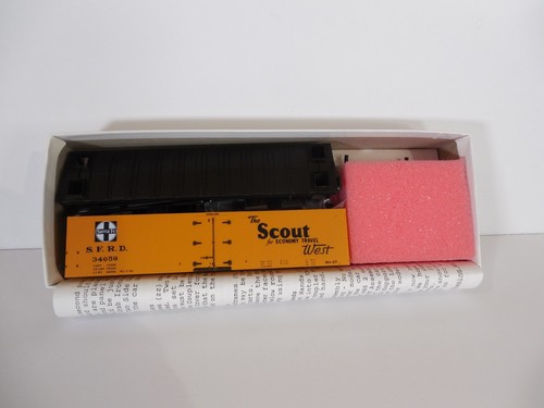 INTERMOUNTAIN ~ REFRIGERADOR SANTA THE SCOUT / MAPA CL #34659 ~ ESCALA HO | Condition: Used