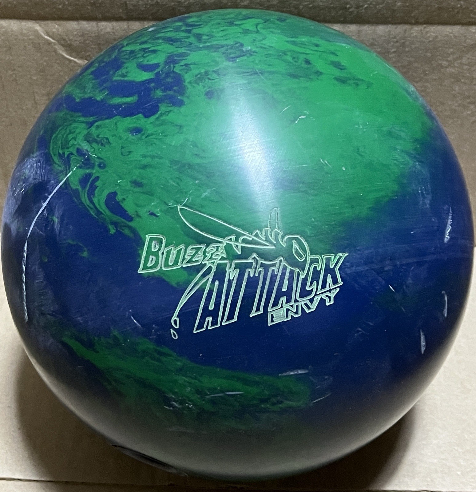Lane Masters Buzz Attack Envy 15 lb Bowling Ball Used Single