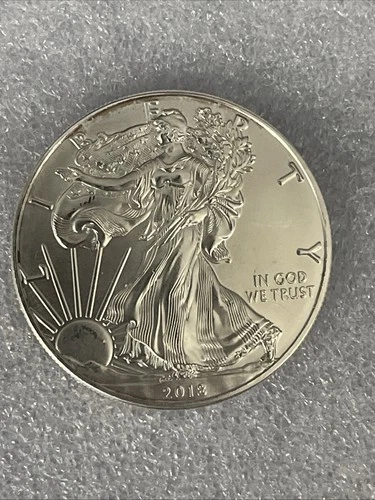 UNCIRCULATED 2018 AMERICAN SILVER EAGLE. FREE SHIPPING.