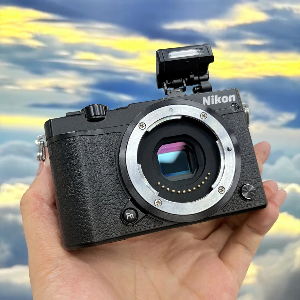 Cuerpo de cámara digital Nikon 1 J5 20,8 MP DSLR sin espejo - negro Foto 2 de 4