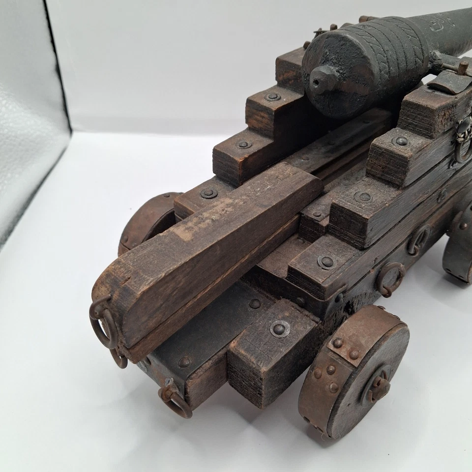 Antique Spanish Cast Iron Salute Cannon Anno 1654 26cm Wood with Iron Hardware - Image 4 of 4