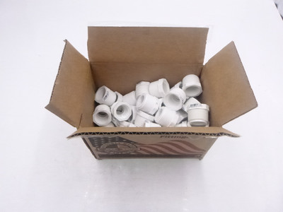 50 Pack Lasco 1'' x 3/4'' MIPT x FIPT White PVC SCH 40 Pipe Fitting