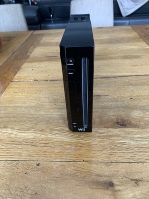 Schwarze Nintendo Wii Konsole mit Remote und 20 Spielen - Full Set-Up Bundle