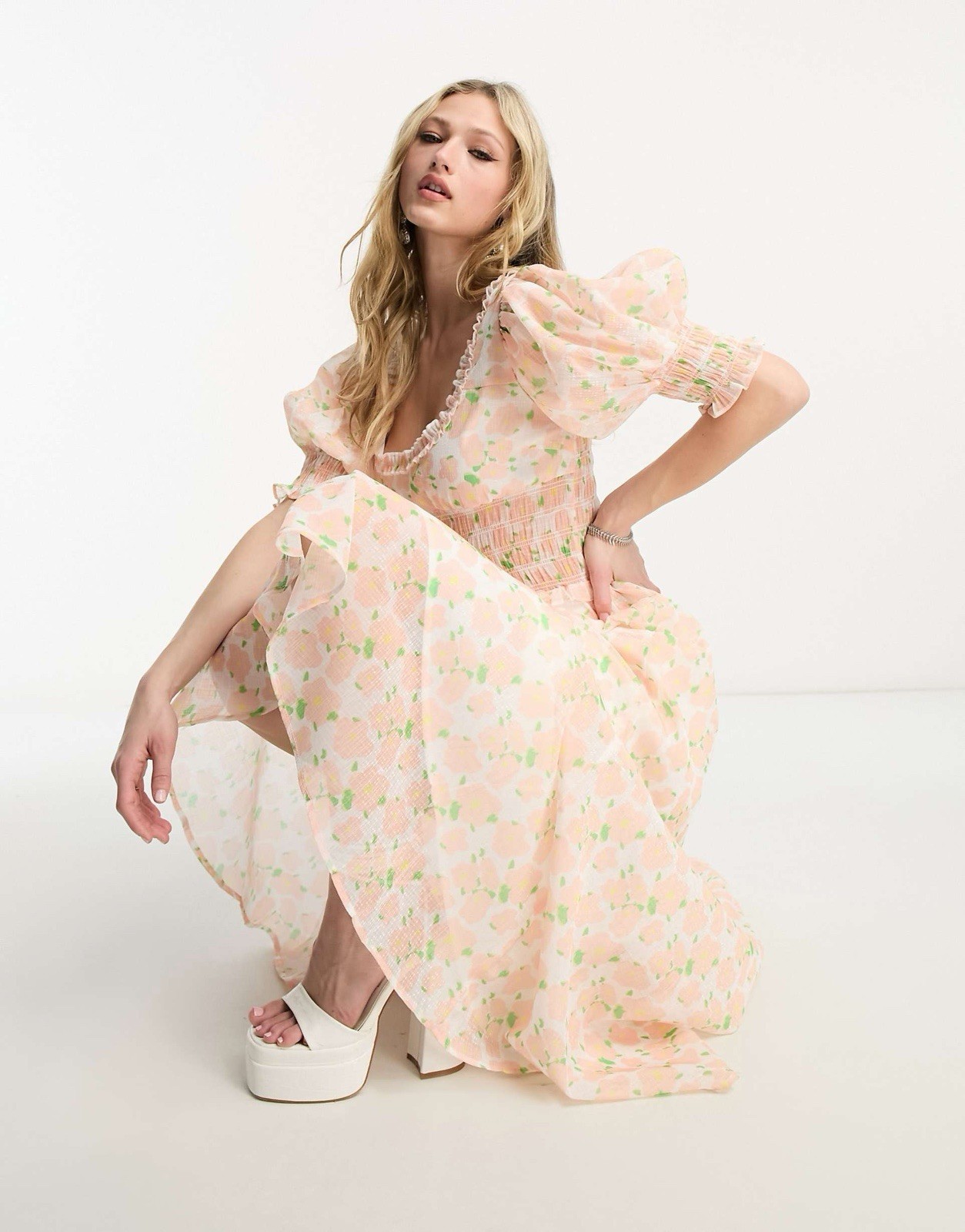 Sister Jane Puff Sleeve Shirred Floral Midaxi Dress in Blush Floral Size Small