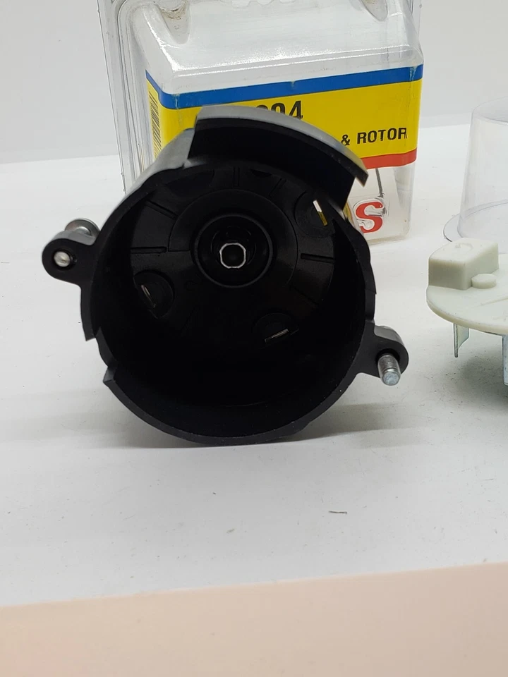 Distributor Cap and Rotor Kit Wells CR2204 NOS - Image 3 of 4