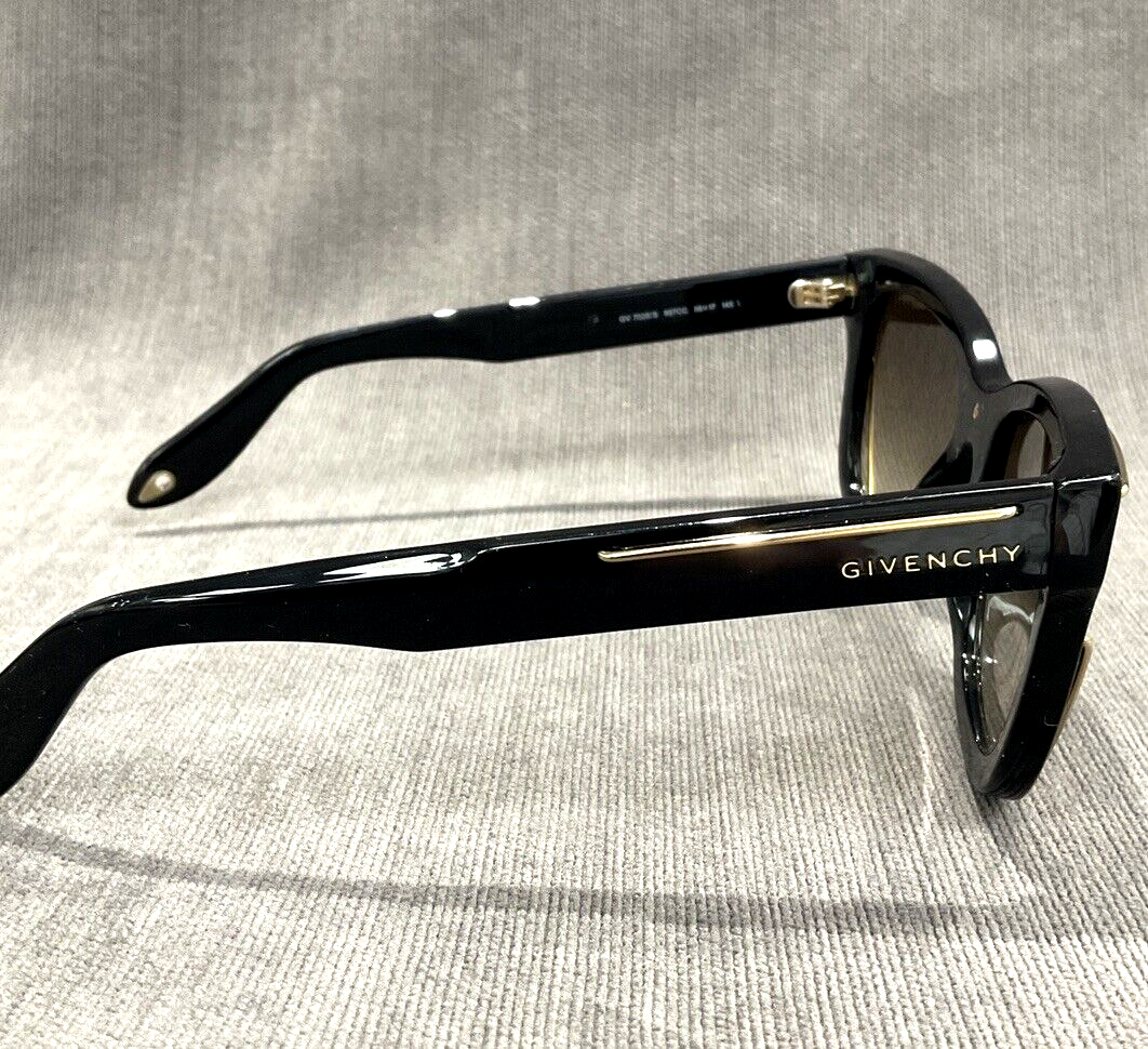 GIVENCHY キャットアイフレムサンクラス GV40102I 01A GIVENCHY キャットアイフレムサンクラス GV40102I 01A