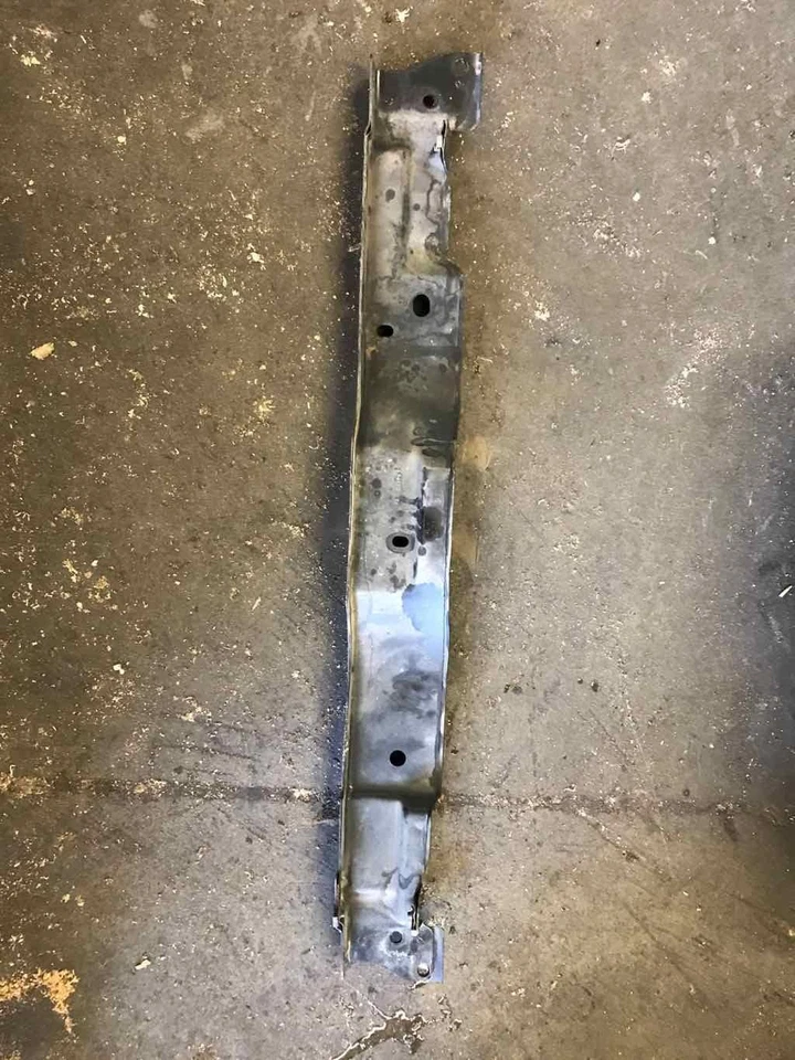 1996-2000 Plymouth Voyager Radiator Support Assembly OEM Foto 3 de 3