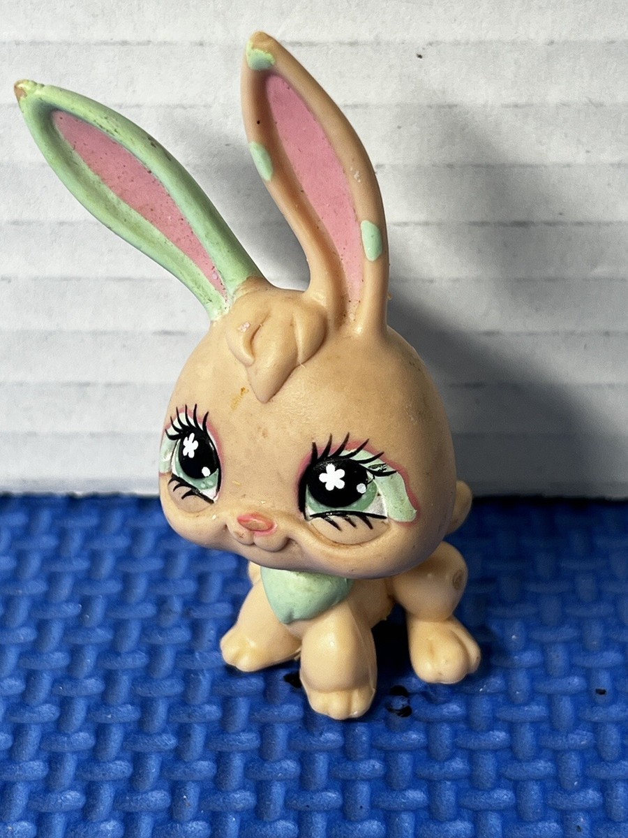 Littlest Pet Shop Tan and Green Bunny # 548 Easter Egg set LPS