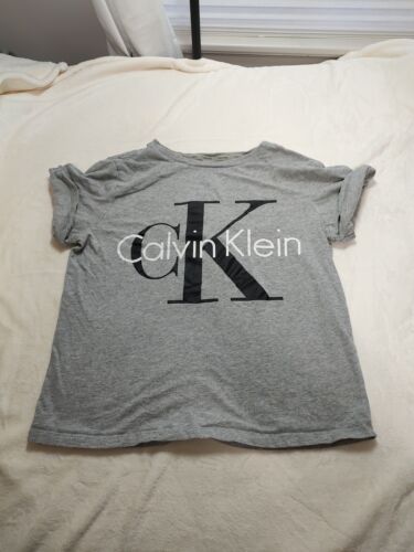 Calvin Klein Womens Baby Tee Size Large Gray Logo Cropped *Runs Small* |  eBay