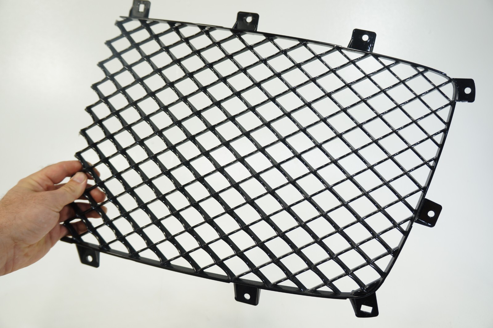  17-2019 Bentley Bentayga left driver side BLACK grille insert radiator grill