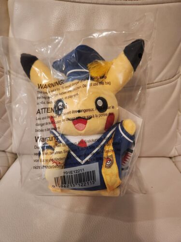 Pokemon Center Graduate Pikachu Poké Plüschtier - 8 Zoll