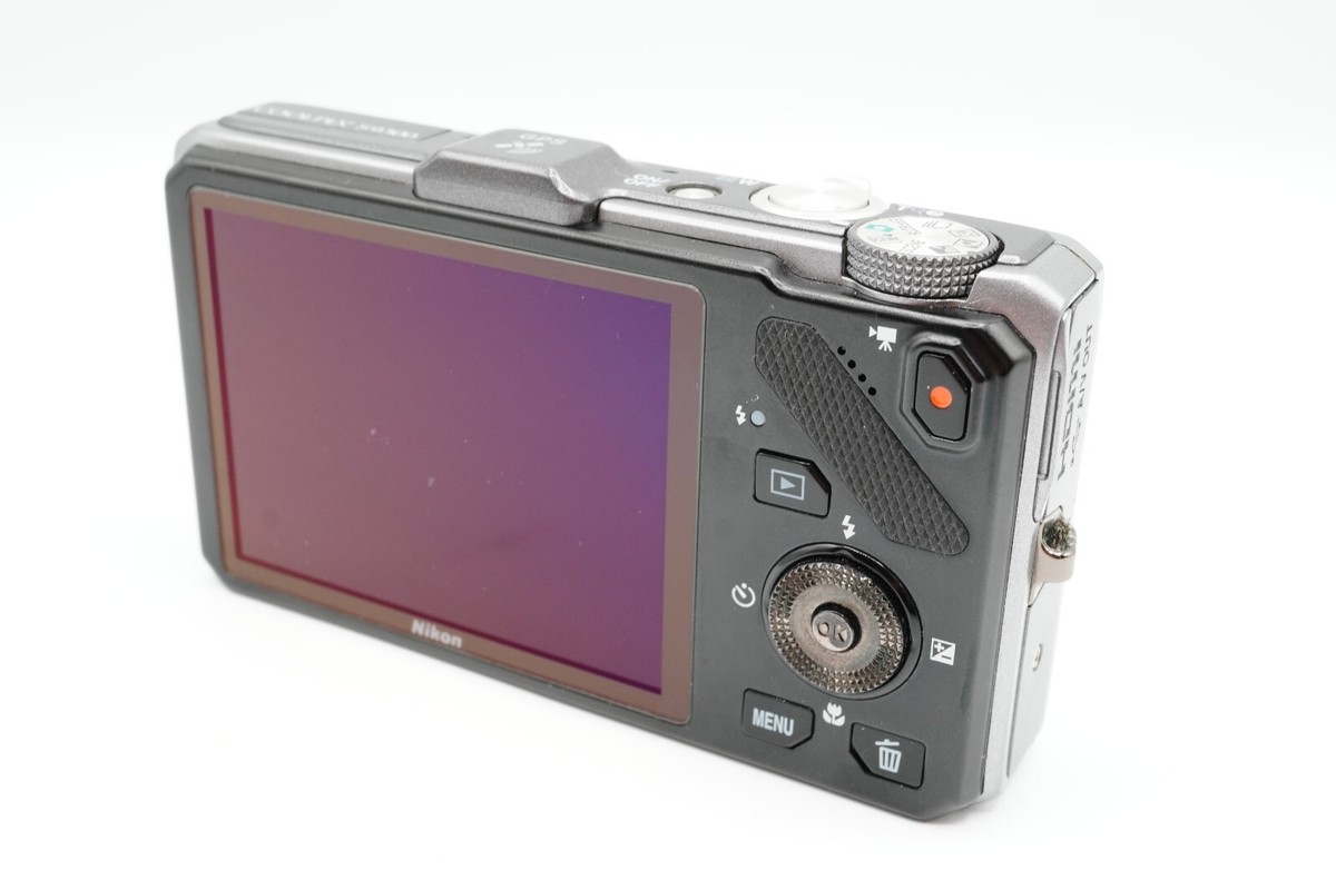 Nikon COOLPIX S9300 Digital Camera 16.0MP 18x Optica Zoom Full HD
