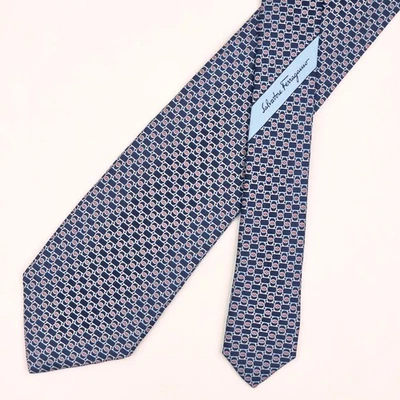 Cravate en soie Salvatore Ferragamo logo Gancini sur bleu foncé - Photo 1/4