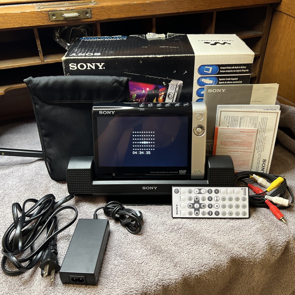 Near Mint Sony Walkman DVE7000S Portable DVD Player: Fully Working