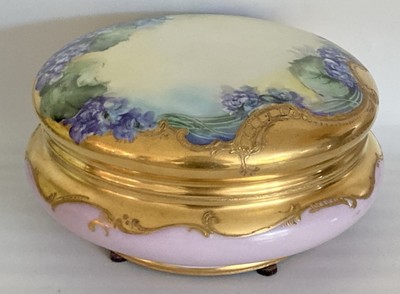 T&V Limoges France Powder Jewelry Dresser Box Lid flowers purple Gold 7  Violets