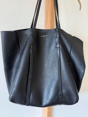 Authentic BALENCIAGA Black Leather Everyday Medium Tote Bag