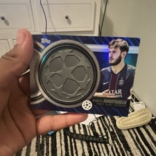 Topps 2025-26 UEFA Khvicha Kvaratskhelia PSG Starball Relics Card