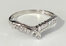 9K White Gold & CZ Curved Wedding Band Ring Size R  -  8 7/8