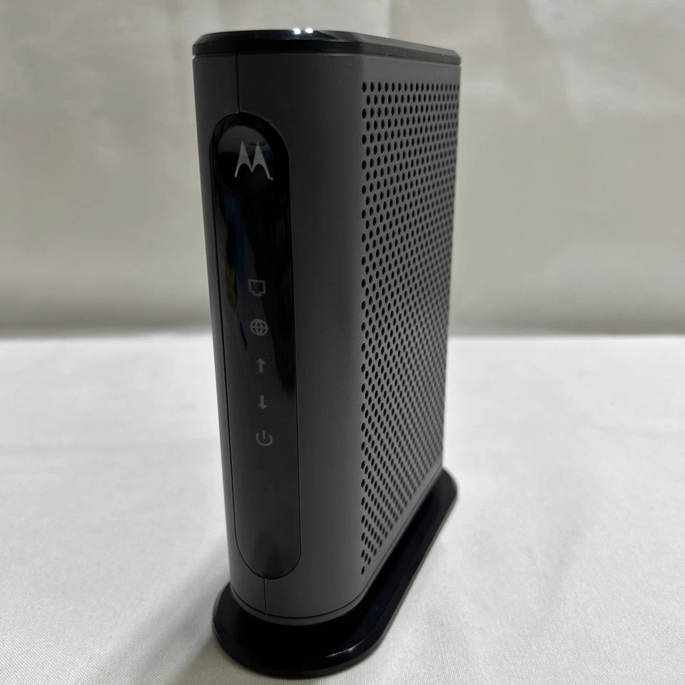 The Motorola MB7420 DOCSIS 3.0 - Image 3 of 4