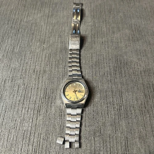Vintage SEIKO 5 7009-876A Men's Watch Runs AS IS Parts