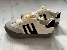 Damen Sneaker Gr 40 Beige Schwarz Retro Style Freizeitschuhe Streetstyle NEU